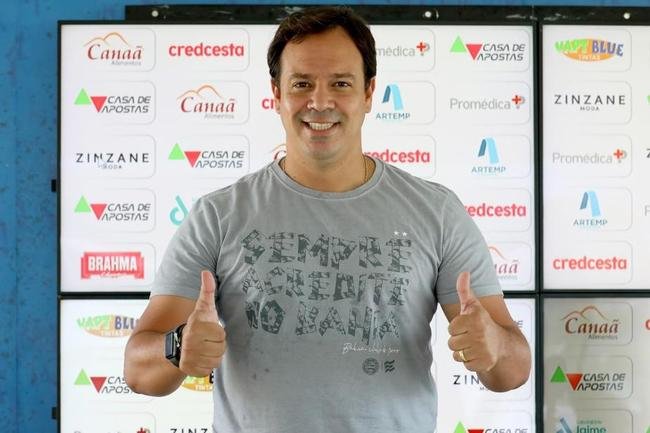 Ap�s a sa�da de Mano Menezes, o Bahia contratou o t�cnico Dado Cavalcanti, que tem como miss�o salvar a equipe do rebaixamento � S�rie B.