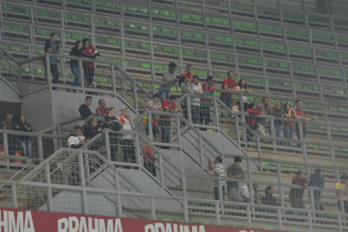Torcedores do Amrica na partida contra o Internacional, no Independncia, pela 15 rodada do Brasileiro