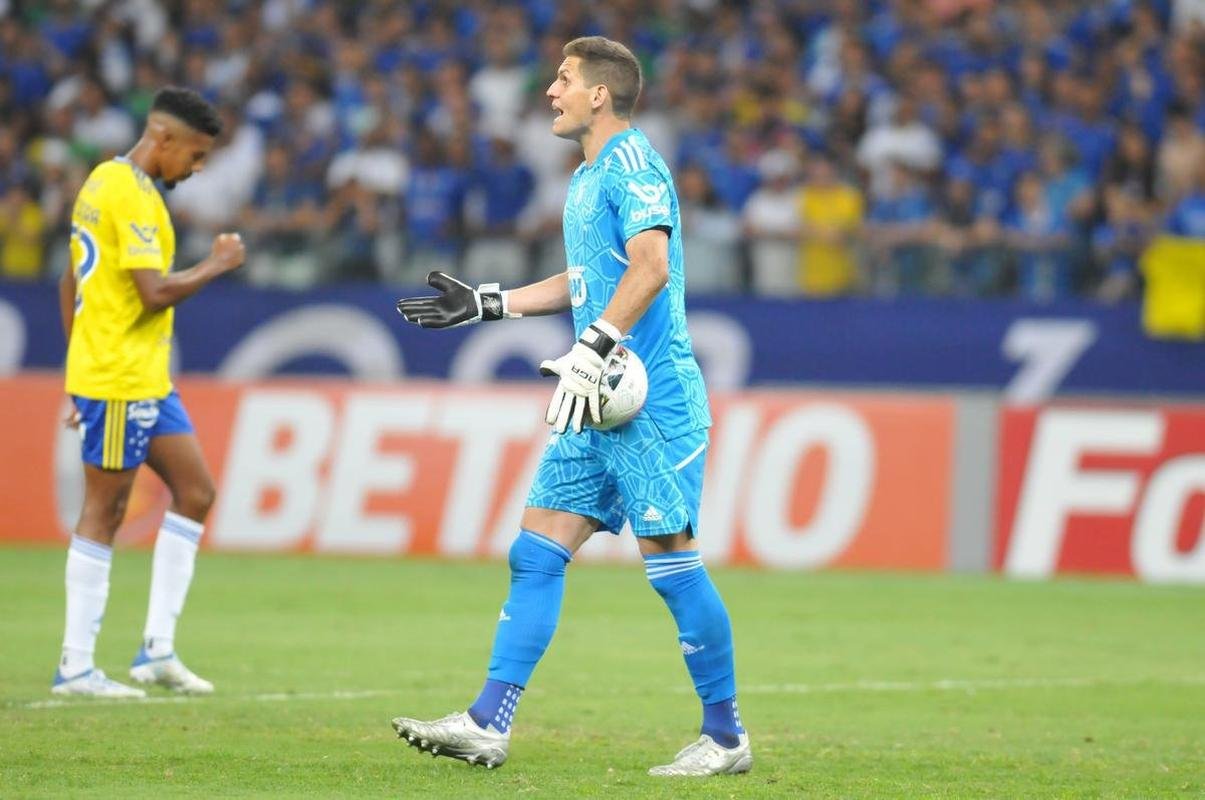 As melhores fotos do jogo entre Cruzeiro e Operrio-PR, no Mineiro, em Belo Horizonte, pela 29 rodada da Srie B do Brasileiro