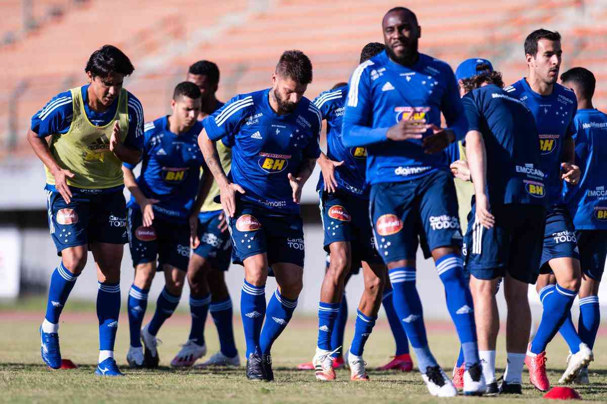 ltimo treino do Cruzeiro antes do jogo contra o Vitria, pela Srie B. Atividade foi realizada no Pituau, em Salvador (BA)