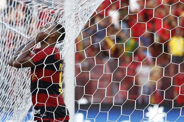 Sport recebe, na tarde deste domingo, confronto diante da equipe do Vila Nova. Jogo pode concretizar o Leão na Série A do próximo ano