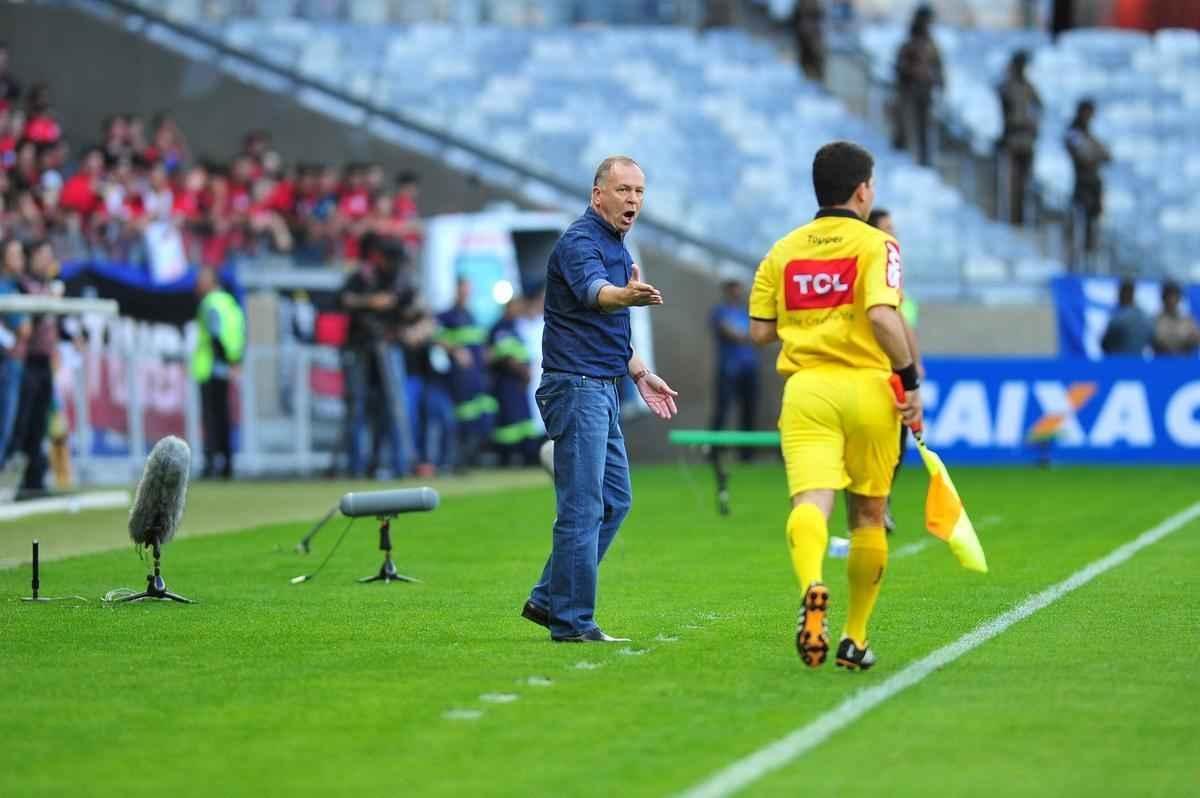Imagens do jogo entre Cruzeiro e Flamengo, pela 14 rodada da Srie A, no Mineiro