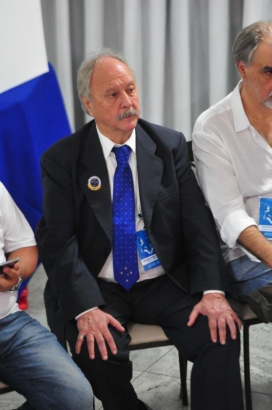 Wagner Pires de S venceu eleio com 235 votos e  o novo presidente do Cruzeiro. Ele comendar o clube no trinio 2018, 2019 e 2020. Srgio Santos Rodrigues, apoiado por Zez Perrella, ficou com 200 votos no pleito.