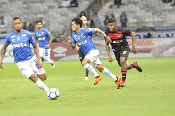No segundo tempo, Fred marcou duas vezes e ampliou vantagem do Cruzeiro para 3 a 0
