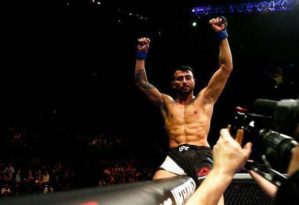 Makwan Amirkhani venceu Mike Wilkinson por decisão unânime