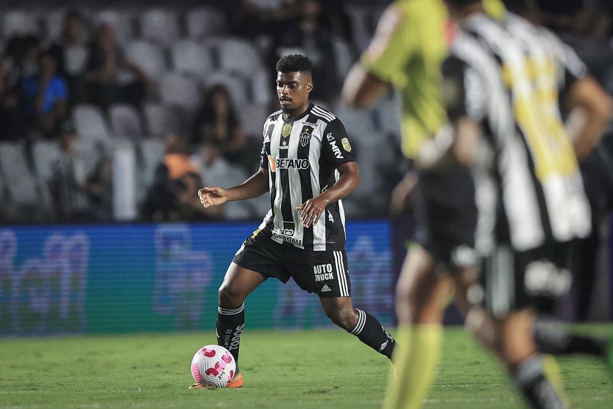 Fotos do jogo entre Santos e Atltico na Vila Belmiro, em Santos, pela 30 rodada do Campeonato Brasileiro