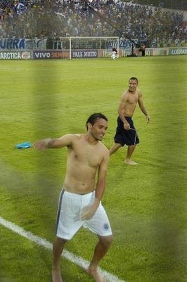 Atletas celestes vibraram com vitria e permanncia na Srie A