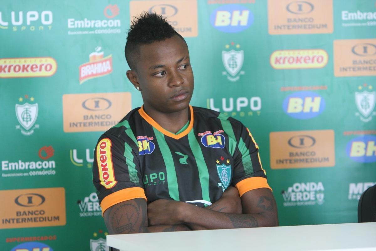 Loboa (meia) - o colombiano veio com pinta de grande reforo, mas foi muito mal nas trs partidas que fez pelo Amrica. Liberado antes mesmo do fim do contrato, retornou ao seu pas para jogar pelo Amrica de Cali.