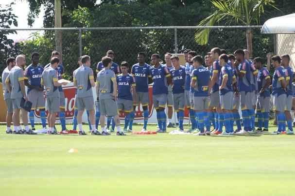 Imagens do primeiro treino de Paulo Bento na Toca da Raposa II