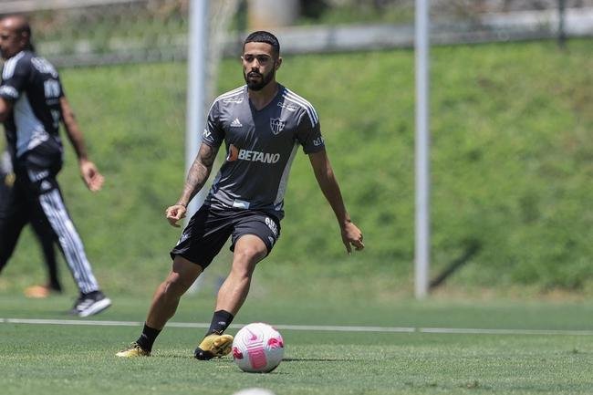 Fotos do treino do Atltico nesta quarta-feira (12/10), na Cidade do Galo. Em recuperao de um incmodo na panturrilha esquerda, Hulk fez funcional no campo e ainda  dvida para o confronto contra o Flamengo, no sbado, s 20h30, no Maracan, pelo Brasileiro