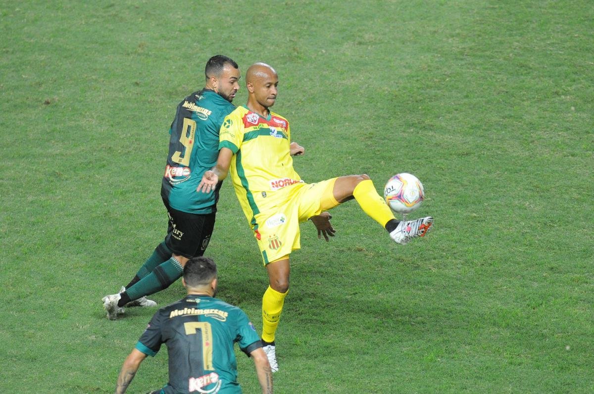 Fotos do jogo entre Amrica e Sampaio Corra, no Independncia, em Belo Horizonte, pela 27 rodada da Srie B do Campeonato Brasileiro