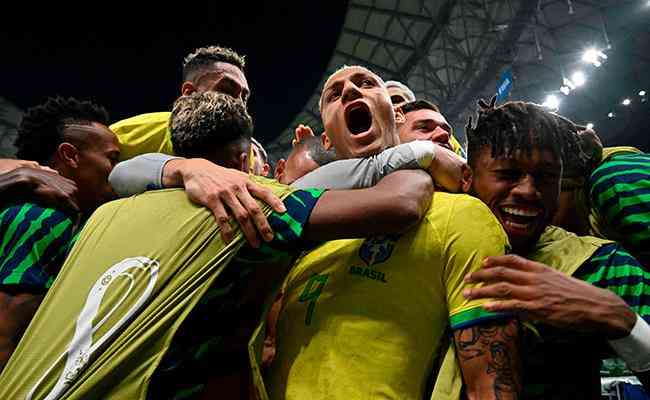 Atacante Richarlison marcou os dois gols do Brasil na vitria sobre a Srvia