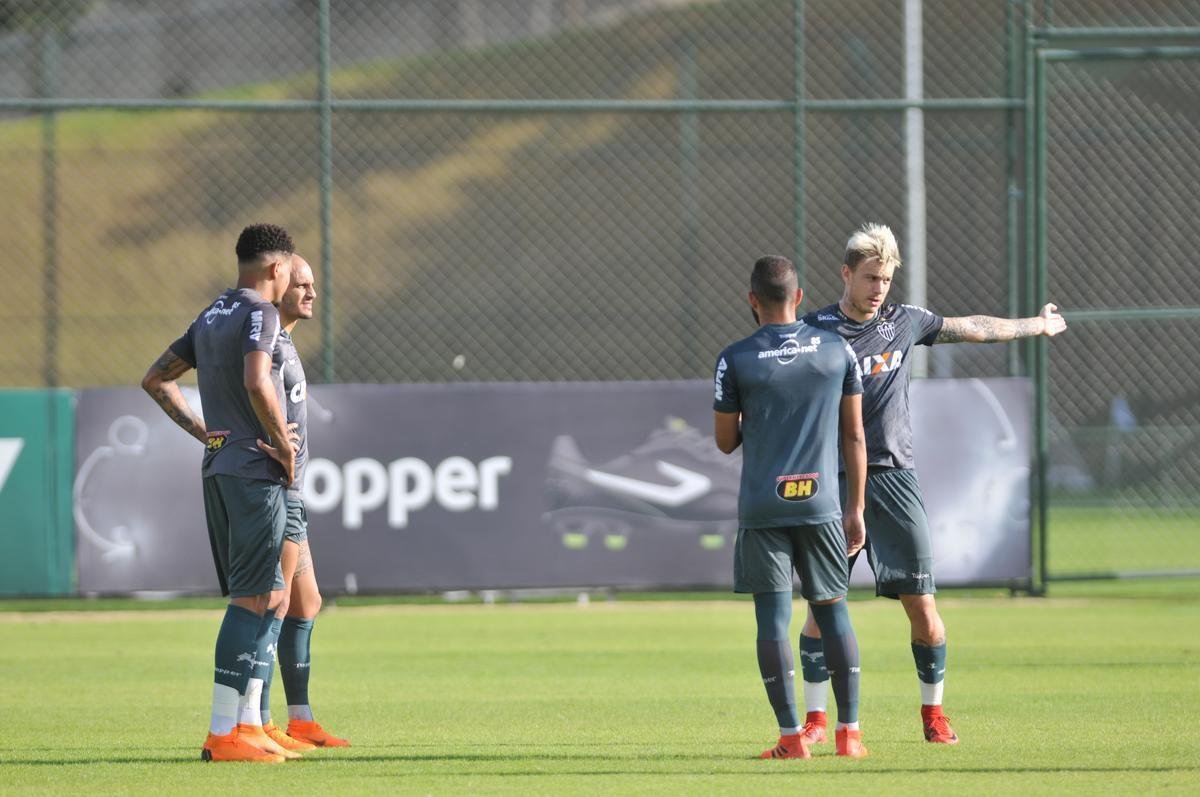 Atltico derrotou Coimbra em jogo-treino na Cidade do Galo com gols de Galdezani, Edinho e Fbio Santos