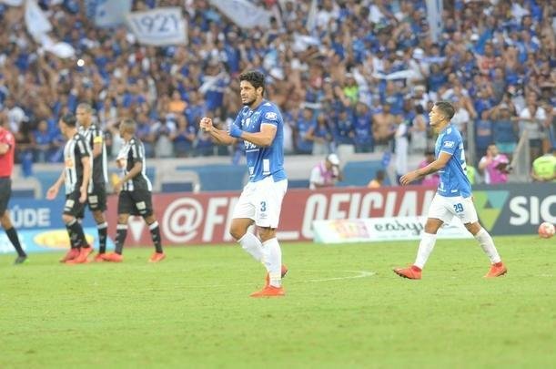 Fotos do segundo tempo do clssico entre Cruzeiro e Atltico, pela final do Mineiro