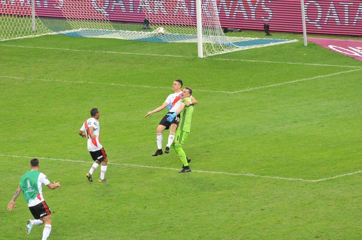 River derrotou Cruzeiro por 4 a 2 nos pnaltis, no Mineiro, e avanou s quartas de final da Libertadores