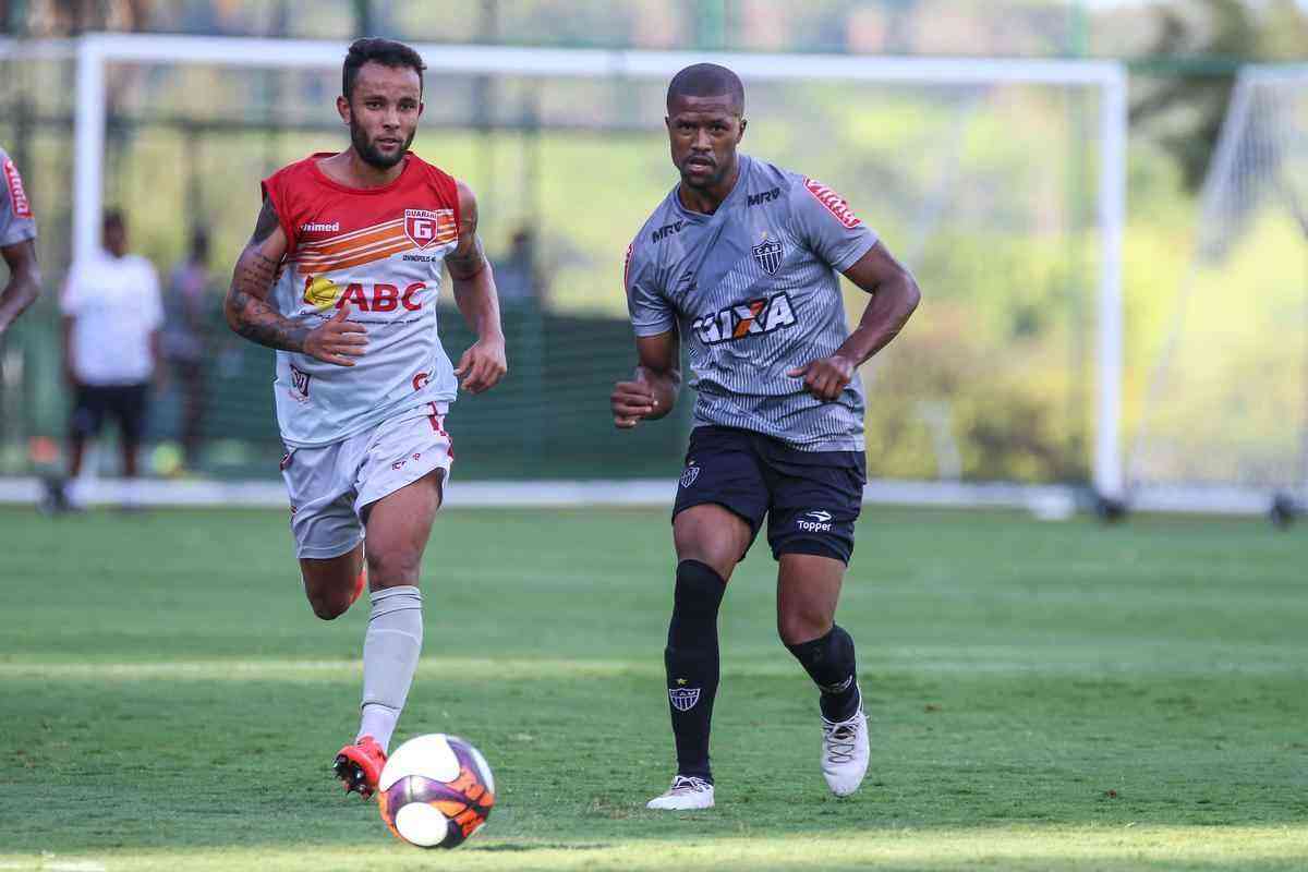 Com gols de Fred e Carlos Csar, Atltico vence jogo-treino contra Guarani de Divinpolis, na Cidade do Galo, por 2 a 0