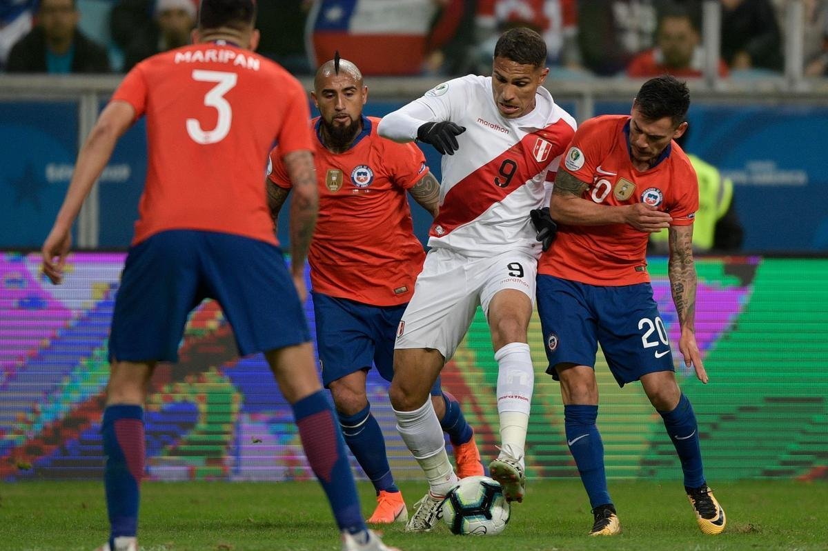 Chile e Peru se enfrentaram na Arena Grmio, pela semifinal da Copa Amrica