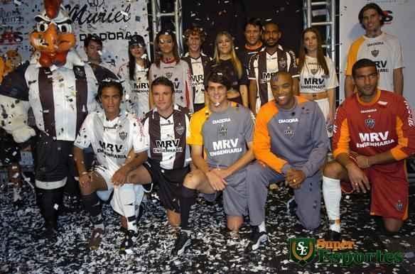 A camisa de 2007 tinha apenas duas listras