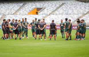 Levir Culpi comanda treino no Mineiro antes da estreia no Grupo E da Libertadores