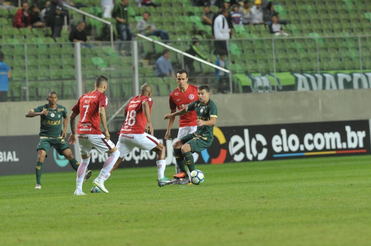 Fotos do jogo entre Amrica e Internacional, no Independncia, pela 15 rodada do Campeonato Brasileiro