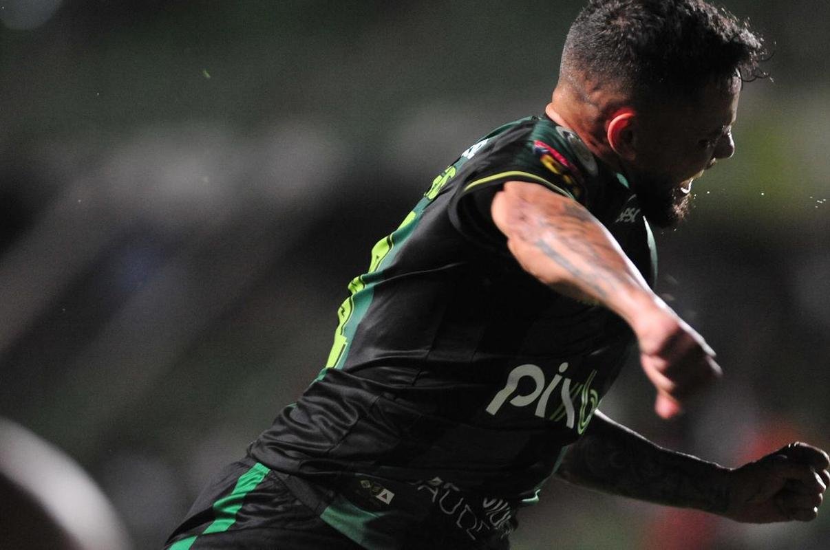 Fotos da vitria do Amrica sobre o Fortaleza, por 2 a 1, no Independncia, pela 29 rodada da Srie A do Campeonato Brasileiro