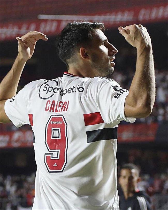 2. S�o Paulo - 9 p�naltis (8 convertidos)