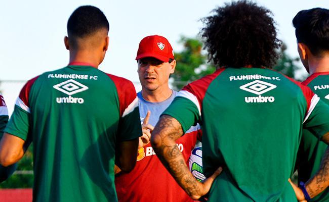 Fernando Diniz terá baixa para a partida contra o Cruzeiro em Minas