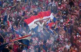 Reaes da torcida croata em Zagreb depois da perda do ttulo da Copa do Mundo para a Frana