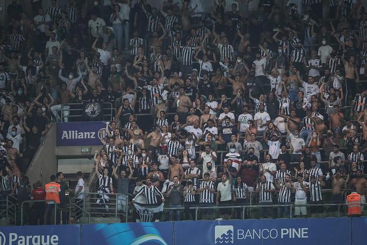 Torcida do Atlético na partida contra o Palmeiras, no Allianz Parque, em São Paulo, pela 35ª rodada do Brasileiro