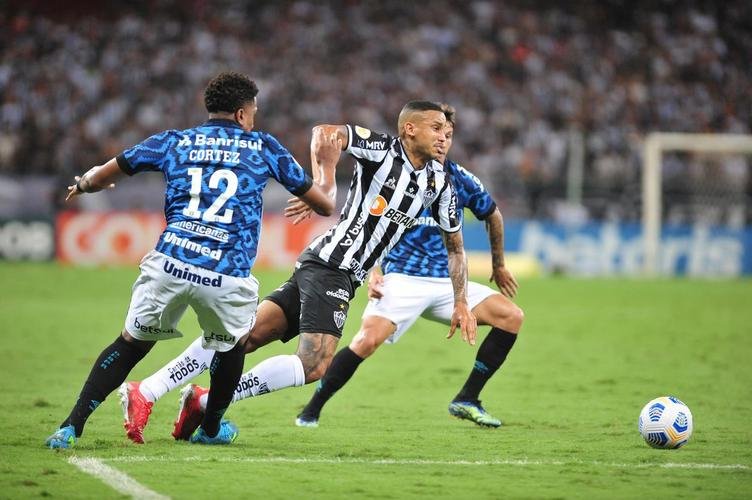 Fotos do jogo entre Atltico e Grmio, no Mineiro, em BH, pela 19 rodada do Campeonato Brasileiro