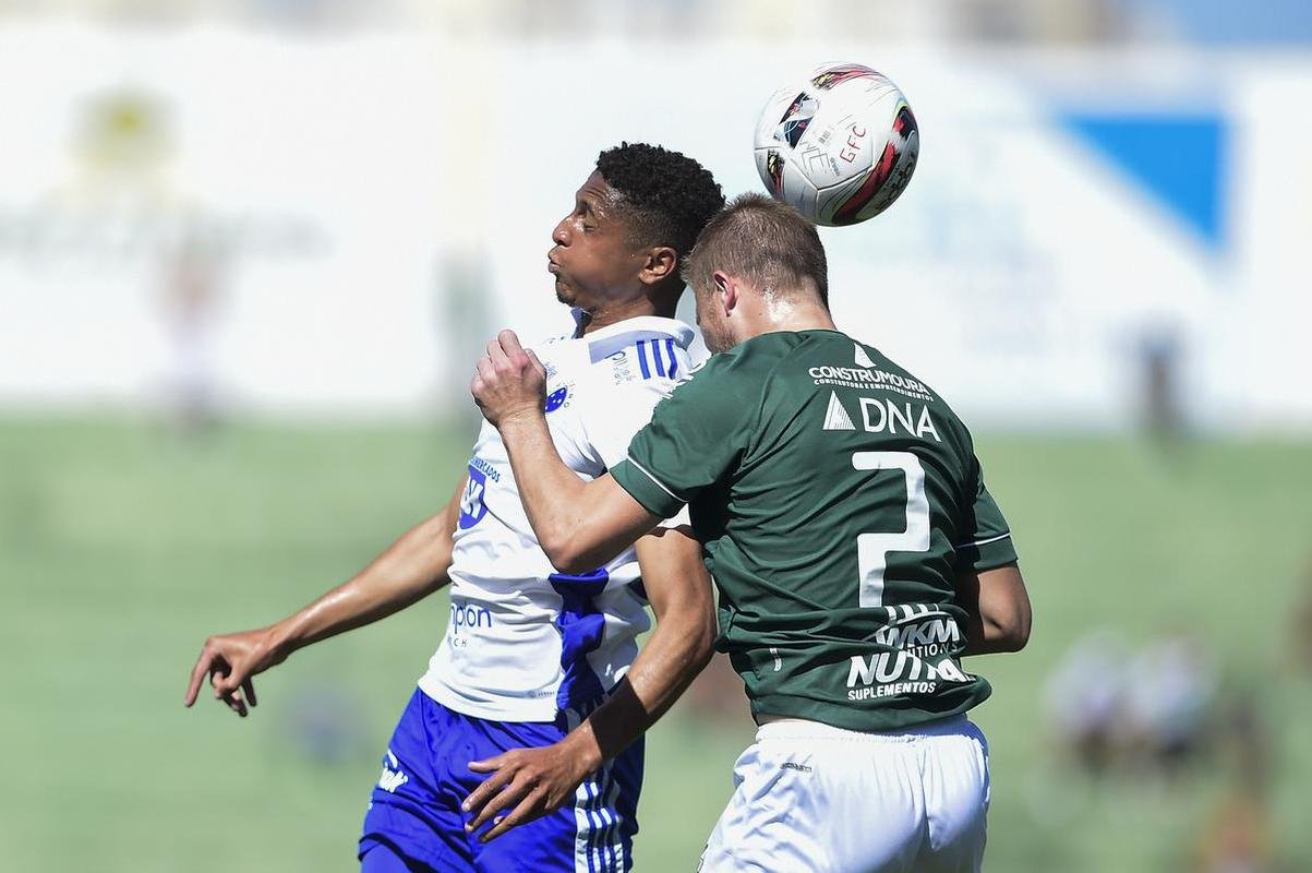 Fotos do jogo entre Guarani e Cruzeiro, no Brinco de Ouro, em Campinas, pela 17 rodada da Srie B do Campeonato Brasileiro