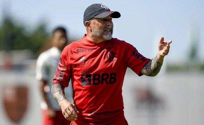 Jorge Sampaoli pediu calma durante entrevista coletiva na Argentina