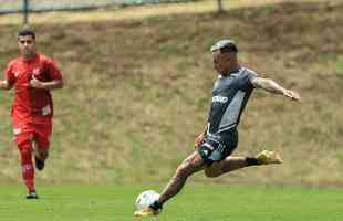 Na primeira parte da atividade, Galo empatou por 1 a 1, com gol de Hulk; na segunda, venceu por 3 a 0, com gols de Pavn e Sasha, duas vezes