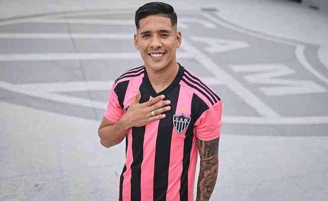 rear Meekness Mechanics Jogadores do Atlético posam com nova camisa rosa; veja fotos - Superesportes