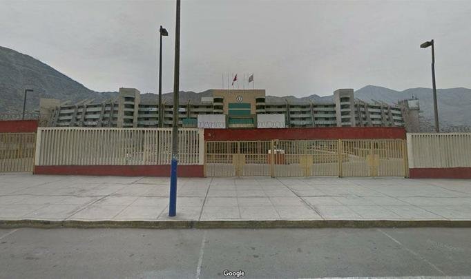 Estádio Monumental, Lima (Peru) - inaugurado em 2 de julho de 2000, é um estádio que comporta 80.093 torcedores, sendo 58.577 nas cadeiras e arquibancadas e 21.516 em vários edifícios de seis andares construídos em seu entorno. Maior campeão peruano, com 26 conquistas, o Universitario manda seus jogos no local.