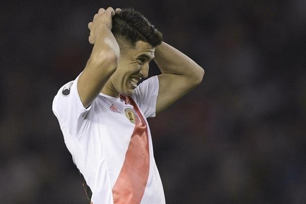 Fotos do primeiro tempo do duelo entre River Plate e Cruzeiro, no Monumental de Nez, em Buenos Aires, pela ida das oitavas de final da Copa Libertadores