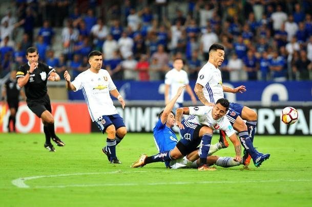 Fotos do duelo entre Cruzeiro e La U, no Mineiro, pelo Grupo 5 da Copa Libertadores