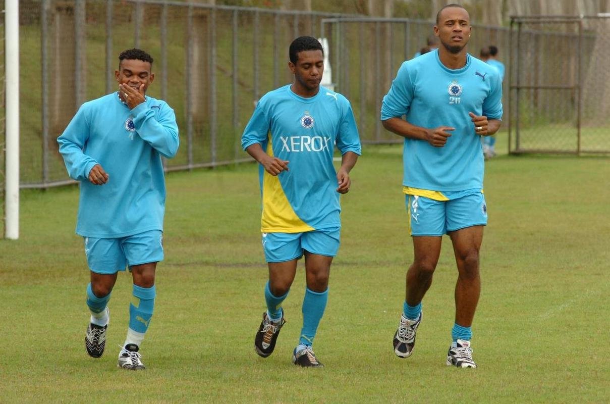 Carlinhos Bala, Augusto Recife e Luizo em treino na Toca II na temporada 2007