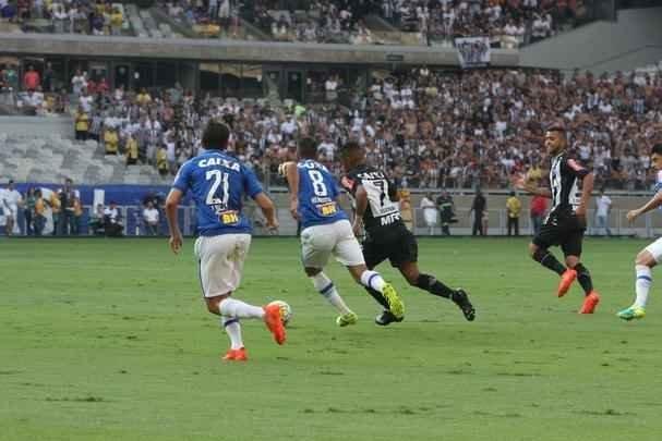 Imagens do segundo tempo do clssico entre Cruzeiro e Atltico, no Mineiro