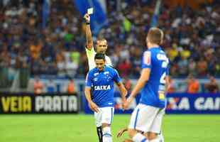 Imagens do segundo tempo do clssico vencido pelo Cruzeiro no Mineiro