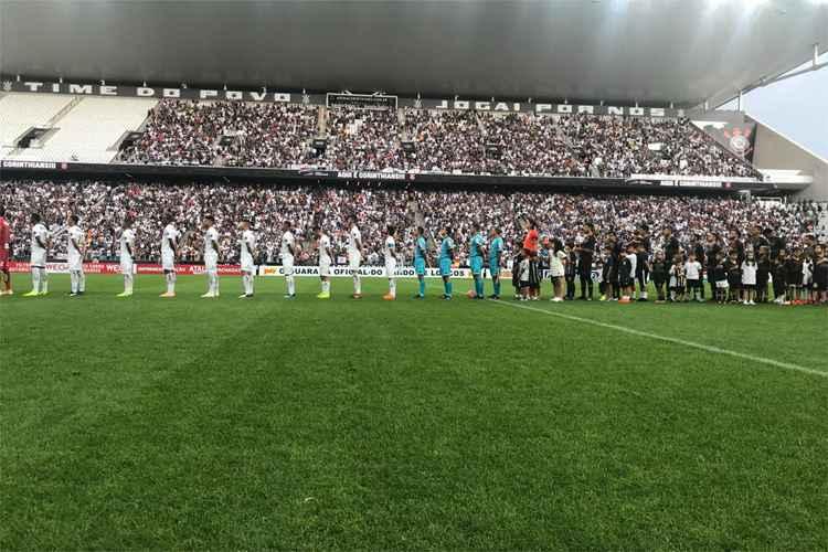 Santos busca empate contra o Corinthians no fim em clássico de