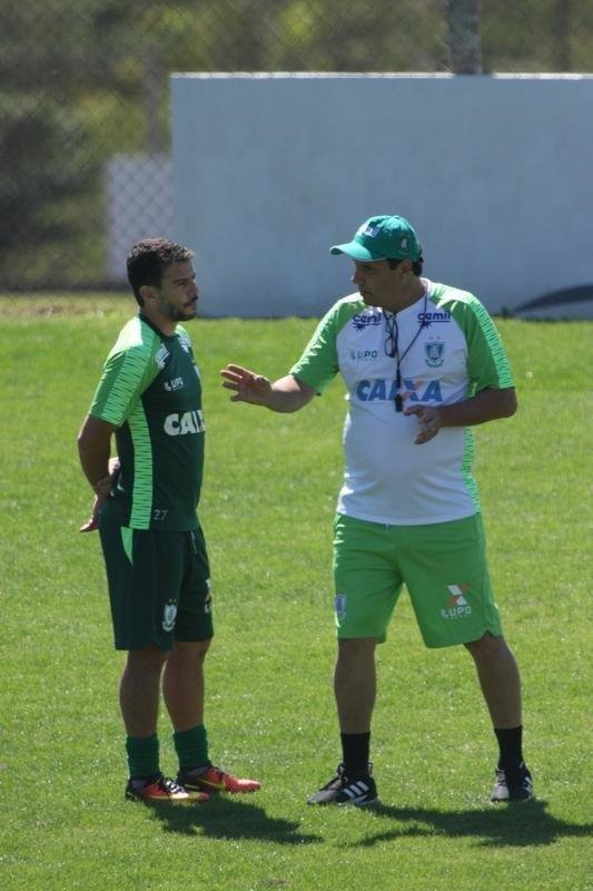 Adilson comandou o primeiro treino no Amrica nesta quarta-feira