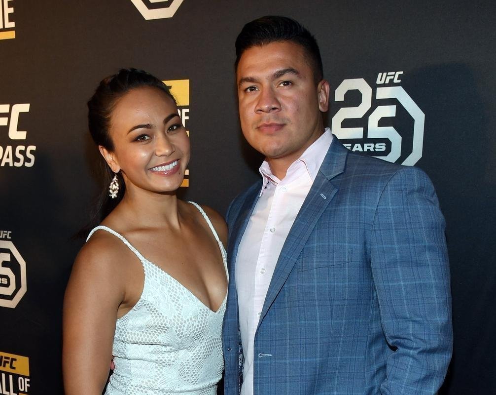 Peso-palha Michelle Waterson e o marido Joshua Gomez 