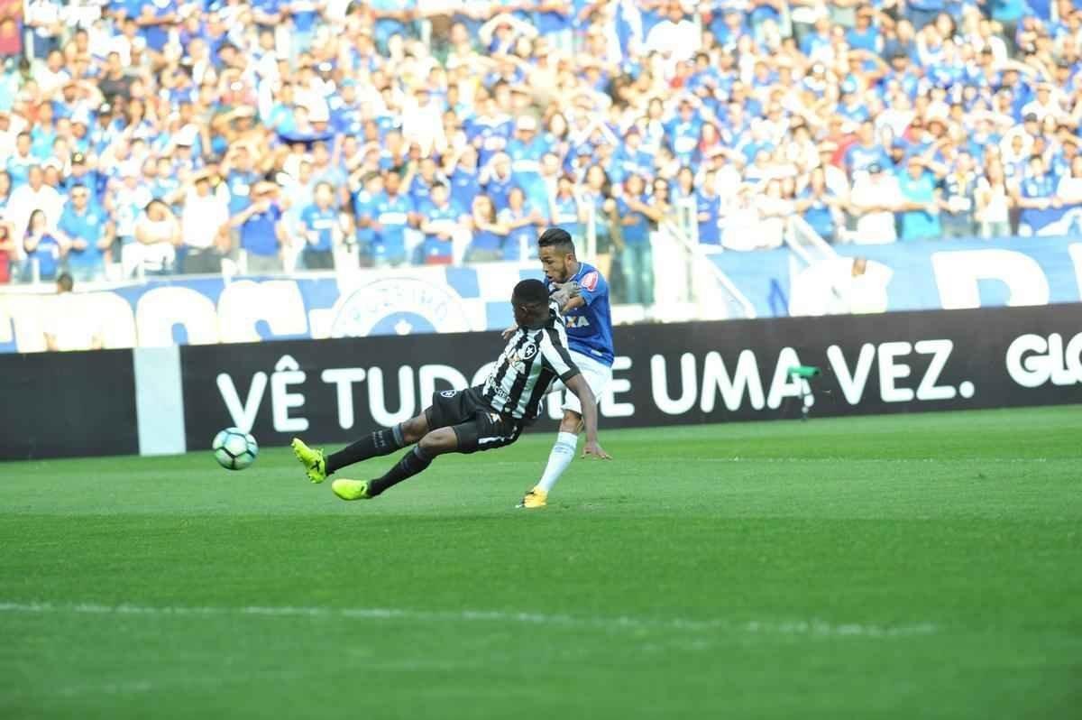Imagens do jogo entre Cruzeiro e Botafogo, pela 19 rodada do Brasileiro, no Mineiro