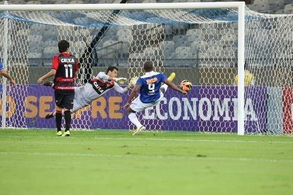 Imagens da partida entre Cruzeiro e Vitria