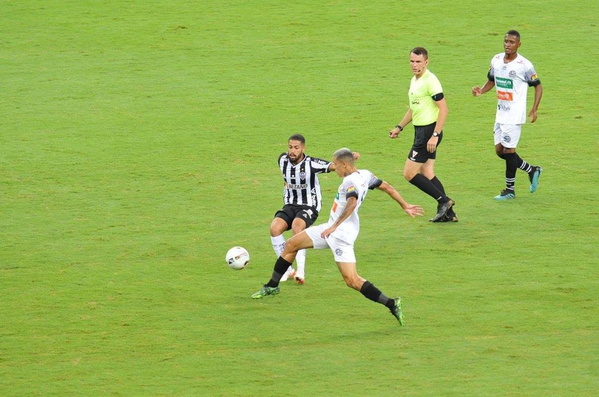 O Atltico recebeu o Athletic nesta tera-feira (15), no Mineiro, em Belo Horizonte. A partida, vlida pela 7 rodada do Campeonato Mineiro de 2022, marcou o centsimo jogo do goleiro Everson com a camisa do Galo.