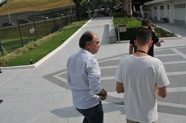 Tcnico Marcelo Oliveira deu entrevista de despedida na Cidade da Galo