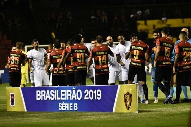 De virada e com gols de Hernane e Guilherme, o Sport reencontrou o caminho das vitórias, diante do Paraná, na Ilha do Retiro, pela 31ª rodada da Série B