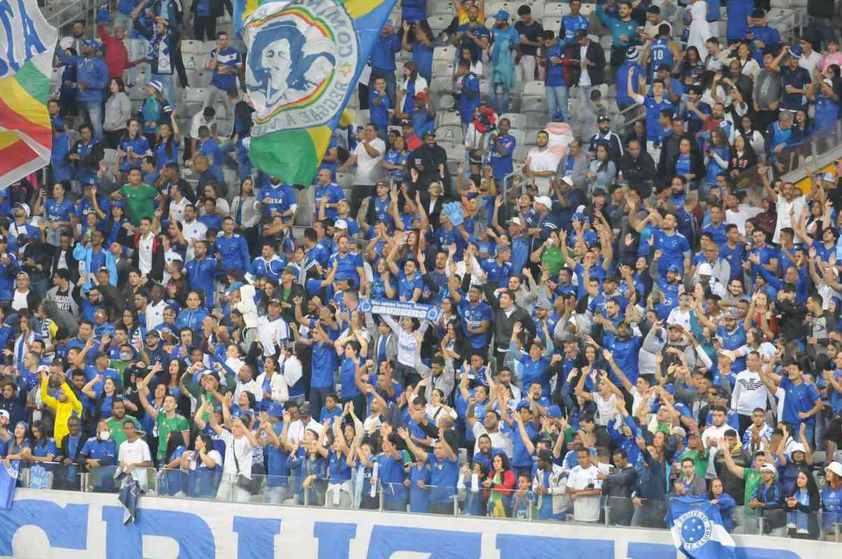 Fotos da torcida do Cruzeiro no Mineirão durante a partida contra o Sport, nesta terça-feira (28/6), pela 15ª rodada da Série B do Campeonato Brasileiro