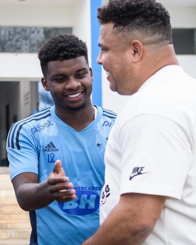 Dono de 90% das aes da Sociedade Annima do Futebol (SAF) do Cruzeiro, Ronaldo visitou Toca da Raposa II na vspera de Cruzeiro x Vasco, pela Srie B